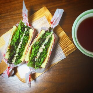 レタスたっぷりヘルシーツナチーズサンド♡